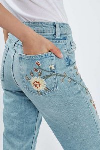Украсить джинсы вышивкой - схемы и техника